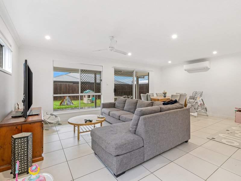 Photo - 37 Sheridan Drive, Flagstone QLD 4280 - Image 2