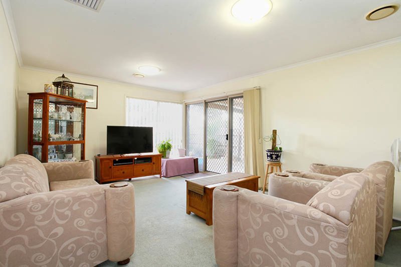 Photo - 37 Sheridan Way, Roxburgh Park VIC 3064 - Image 2