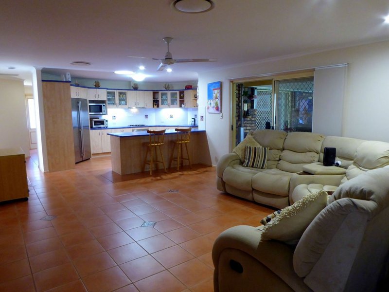 Photo - 37 Sirene Crescent, Deception Bay QLD 4508 - Image 9