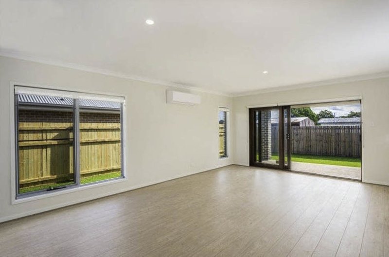 Photo - 37 Slate Court, Logan Reserve QLD 4133 - Image 3