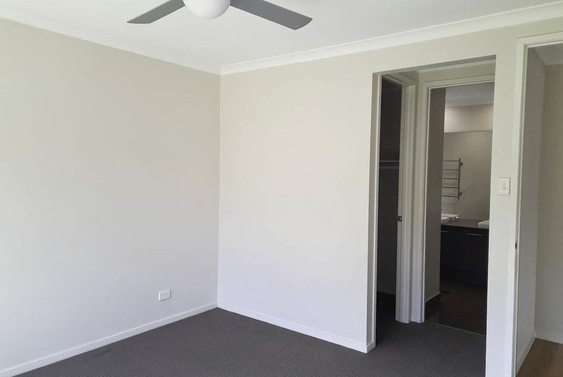 Photo - 37 Slate Court, Logan Reserve QLD 4133 - Image 6