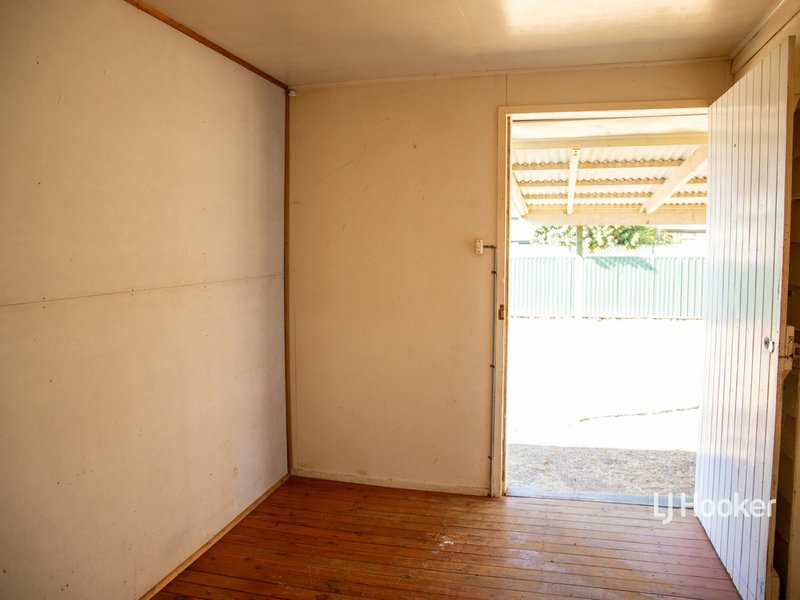 Photo - 37 Soutter Street, Roma QLD 4455 - Image 6