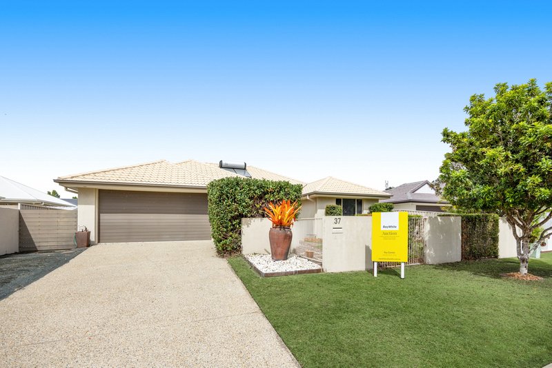 Photo - 37 Sovereign Circuit, Pelican Waters QLD 4551 - Image 3