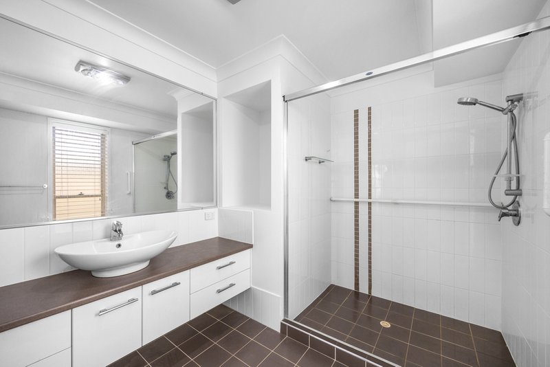 Photo - 37 Sovereign Circuit, Pelican Waters QLD 4551 - Image 10
