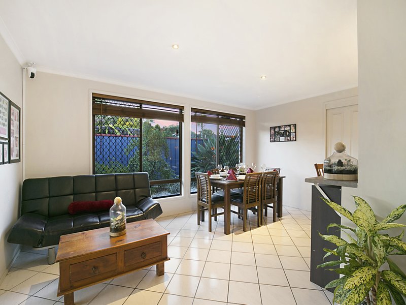 Photo - 37 Springfield Crescent, Daisy Hill QLD 4127 - Image 3