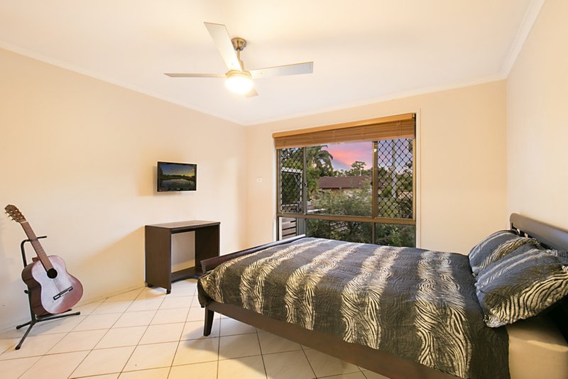 Photo - 37 Springfield Crescent, Daisy Hill QLD 4127 - Image 8