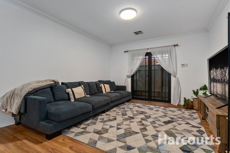 Photo - 37 St Pierre Circuit, Currambine WA 6028 - Image 6