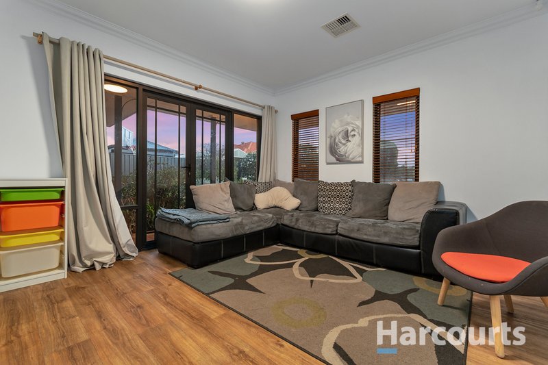 Photo - 37 St Pierre Circuit, Currambine WA 6028 - Image 13