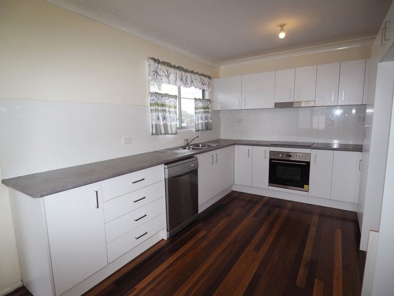 Photo - 37 Stanley Street, Strathpine QLD 4500 - Image 2