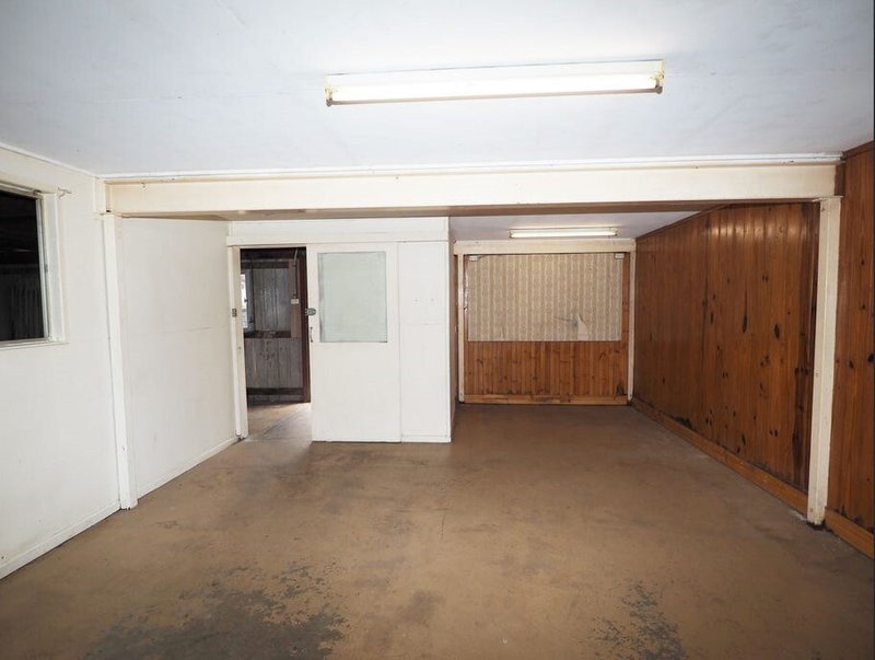 Photo - 37 Stanley Street, Strathpine QLD 4500 - Image 11