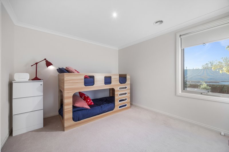 Photo - 37 Stirling Drive, Lake Gardens VIC 3355 - Image 16