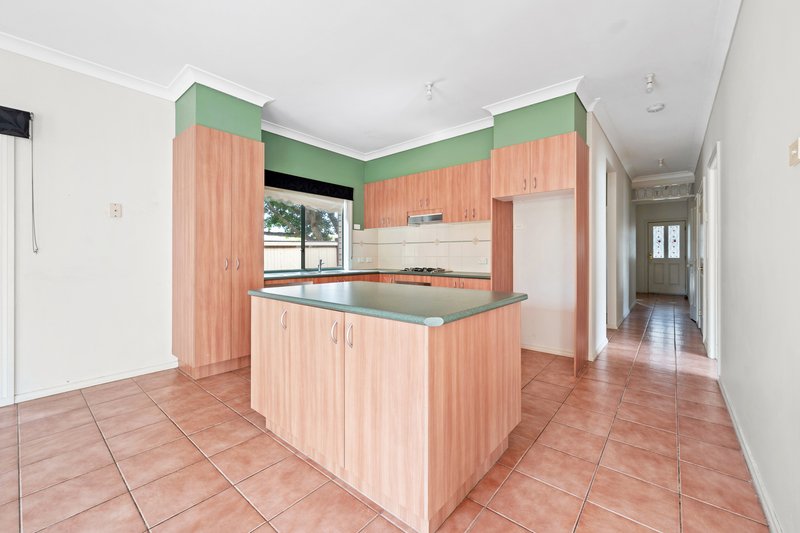 Photo - 37 Stoke Heath Way, Caroline Springs VIC 3023 - Image 3