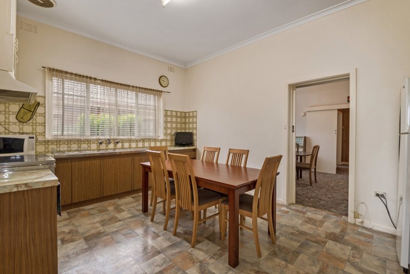 Photo - 37 Storey Road, Reservoir VIC 3073 - Image 5