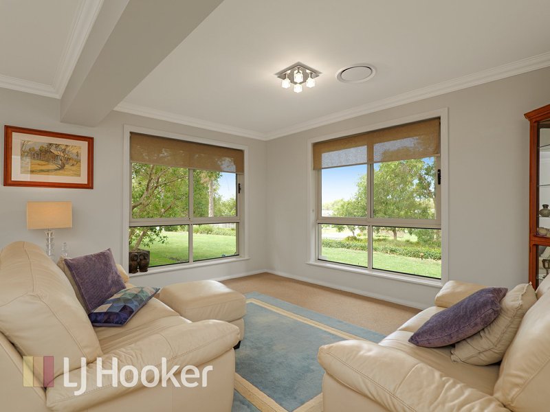 Photo - 37 Sunningdale Circuit, Medowie NSW 2318 - Image 4