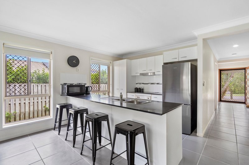 Photo - 37 Sunridge Circuit, Bahrs Scrub QLD 4207 - Image 5