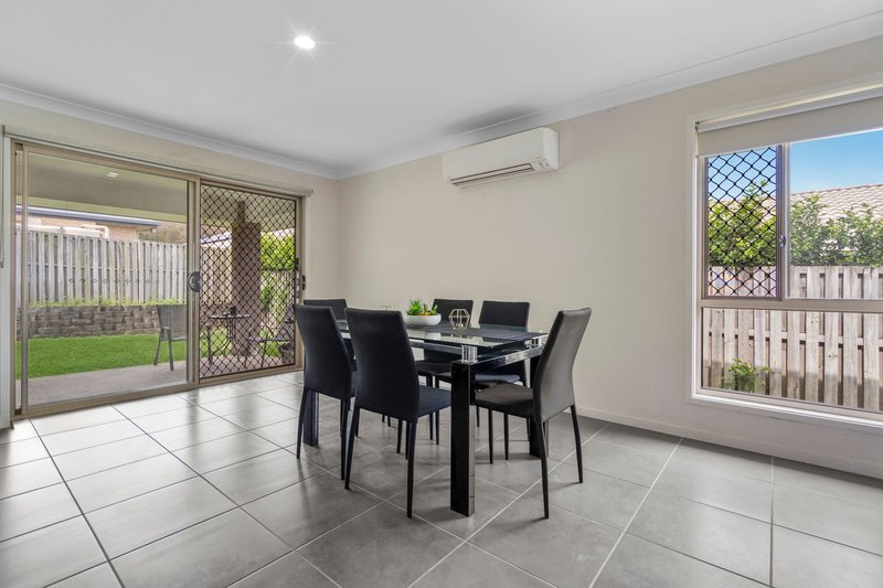 Photo - 37 Sunridge Circuit, Bahrs Scrub QLD 4207 - Image 6