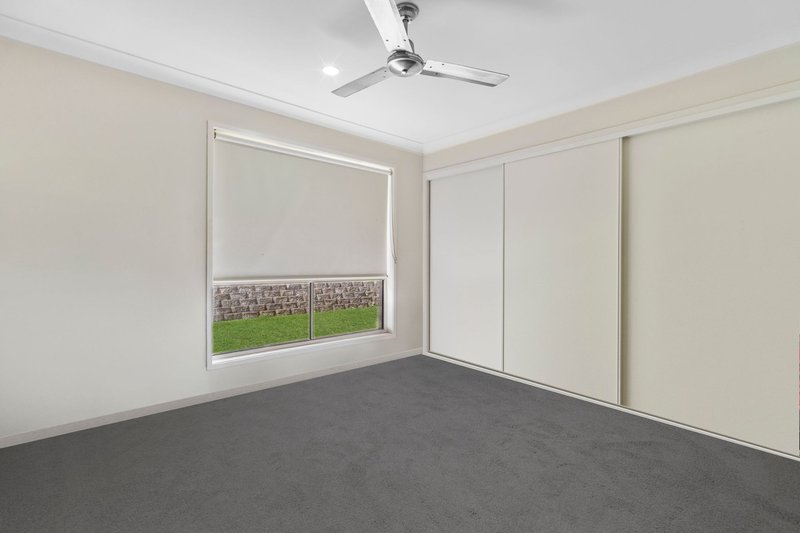 Photo - 37 Sunridge Circuit, Bahrs Scrub QLD 4207 - Image 8