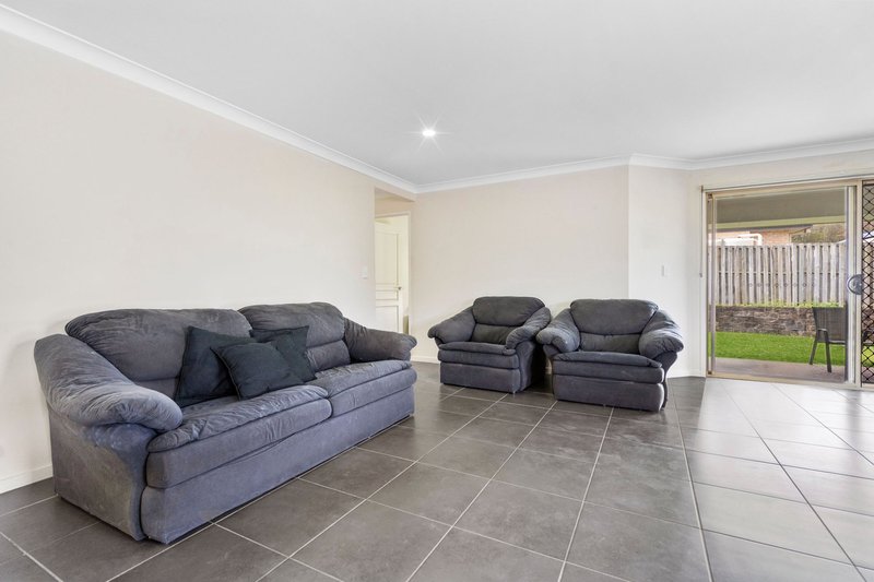 Photo - 37 Sunridge Circuit, Bahrs Scrub QLD 4207 - Image 11