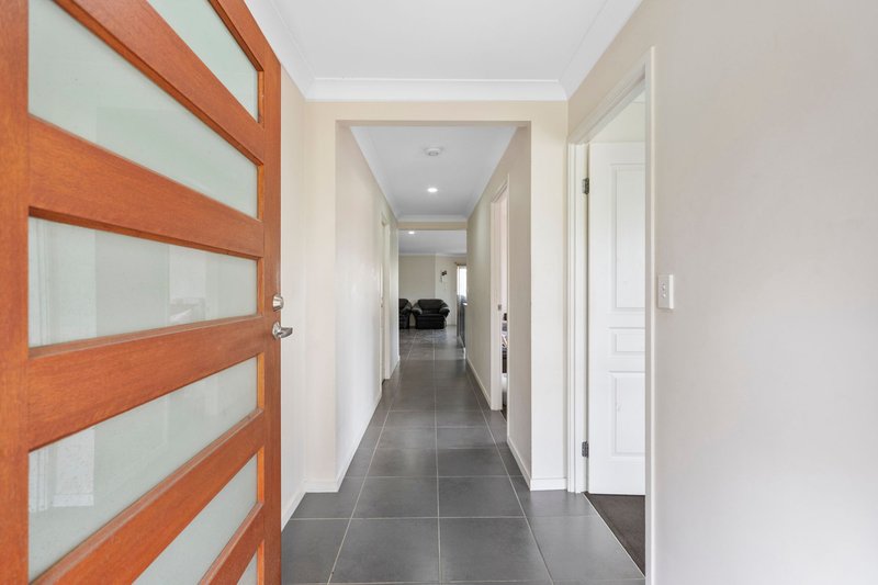 Photo - 37 Sunridge Circuit, Bahrs Scrub QLD 4207 - Image 12