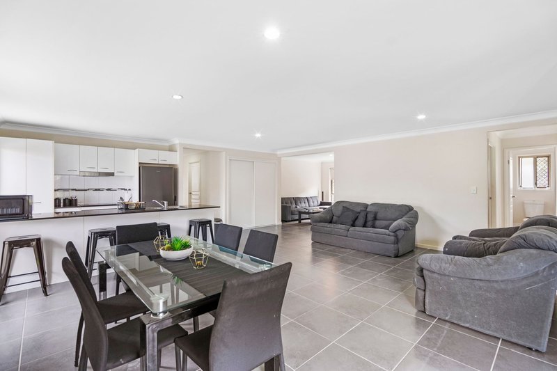 Photo - 37 Sunridge Circuit, Bahrs Scrub QLD 4207 - Image 14