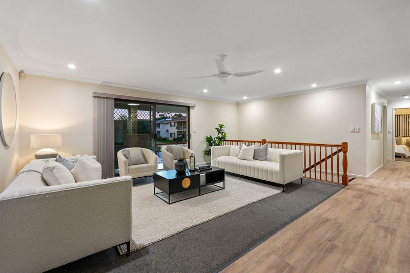 Photo - 37 Swanfield Street, Macgregor QLD 4109 - Image 2