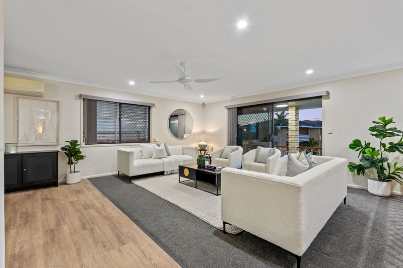 Photo - 37 Swanfield Street, Macgregor QLD 4109 - Image 6