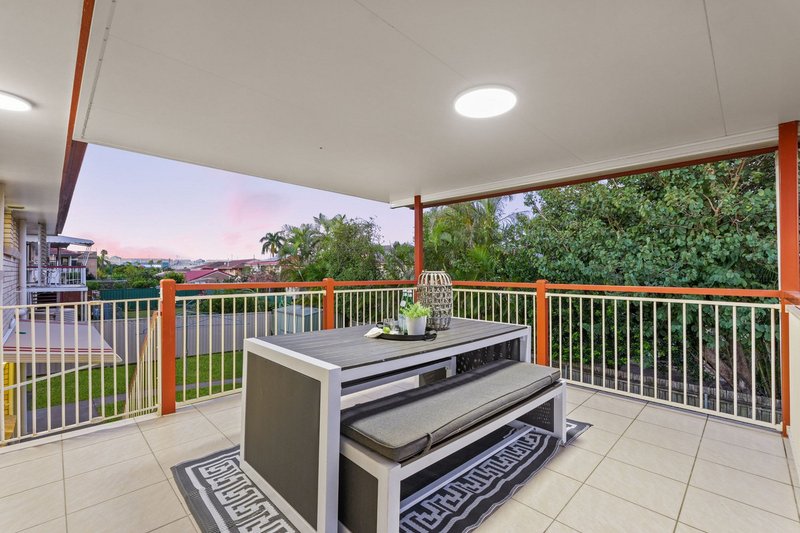 Photo - 37 Swanfield Street, Macgregor QLD 4109 - Image 9