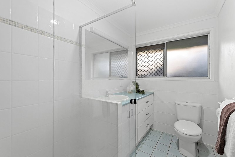 Photo - 37 Syma Street, Chermside West QLD 4032 - Image 8