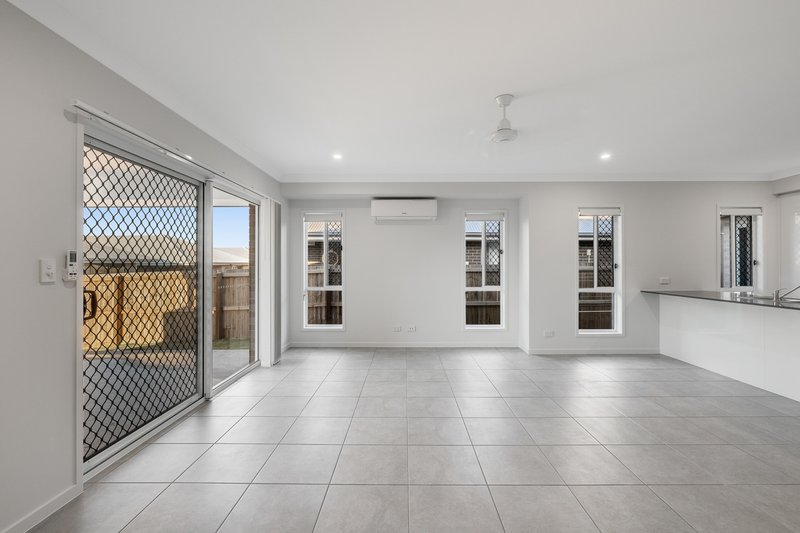 Photo - 37 Tallowwood Boulevard, Cotswold Hills QLD 4350 - Image 4