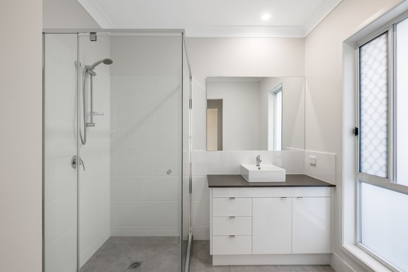Photo - 37 Tallowwood Boulevard, Cotswold Hills QLD 4350 - Image 7