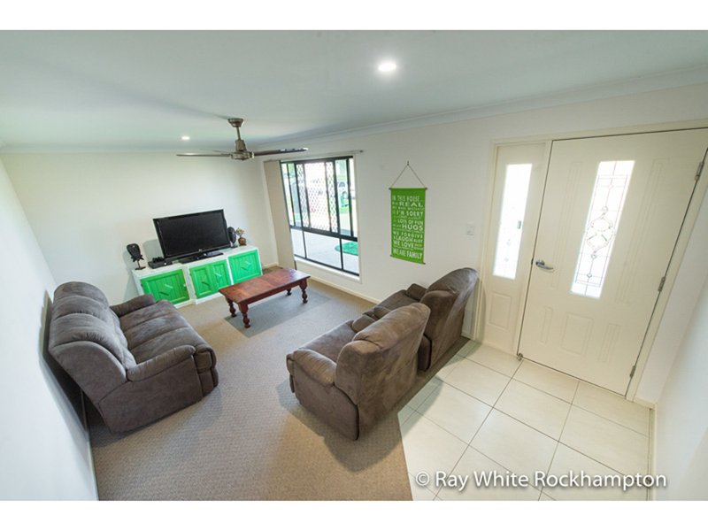 Photo - 37 Tamarind Avenue, Norman Gardens QLD 4701 - Image 9