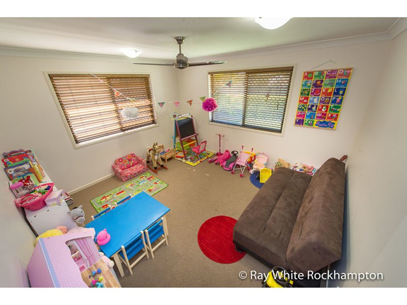 Photo - 37 Tamarind Avenue, Norman Gardens QLD 4701 - Image 24