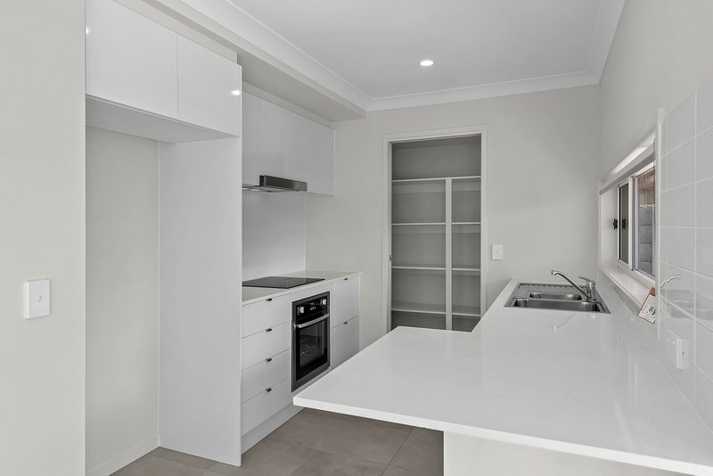 Photo - 37 Tejo Street, Holmview QLD 4207 - Image 3