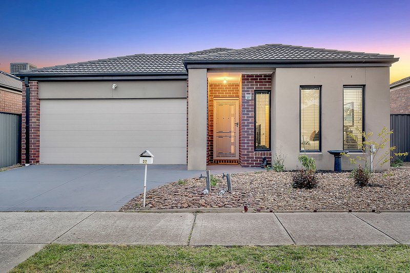 37 Thorngrove Avenue, Craigieburn VIC 3064