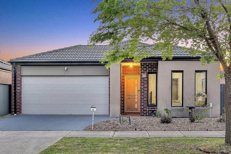 Photo - 37 Thorngrove Avenue, Craigieburn VIC 3064 - Image 2