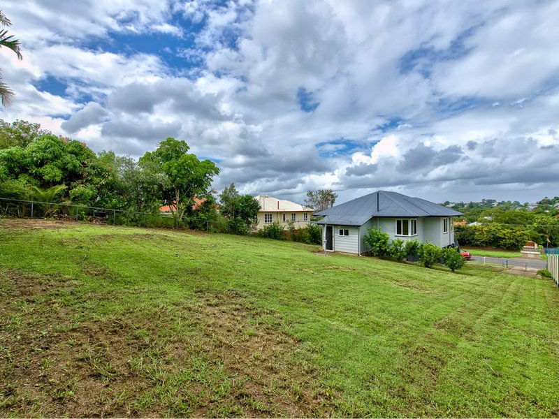 Photo - 37 Thuruna Street, Stafford QLD 4053 - Image 4