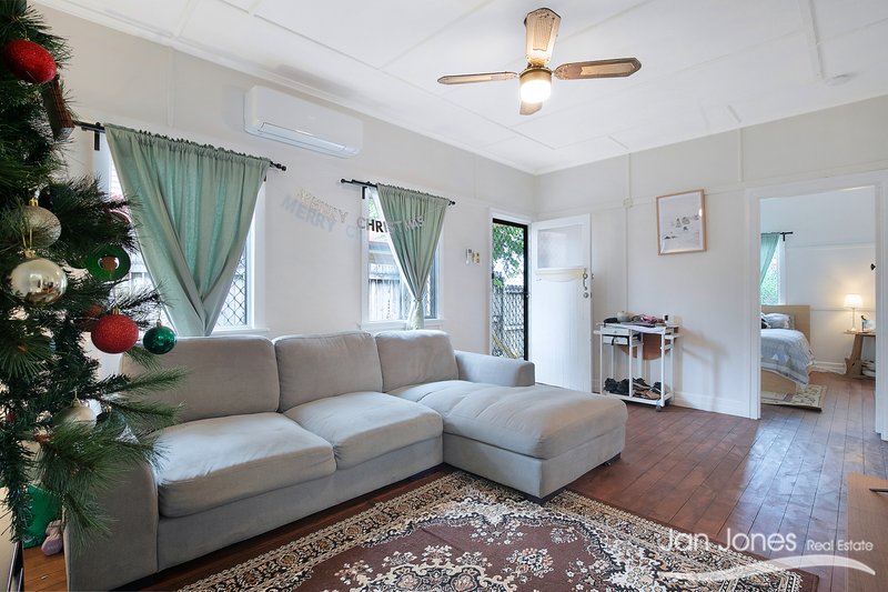 Photo - 37 Tilley Street, Redcliffe QLD 4020 - Image 3