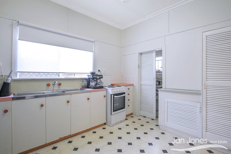 Photo - 37 Tilley Street, Redcliffe QLD 4020 - Image 6