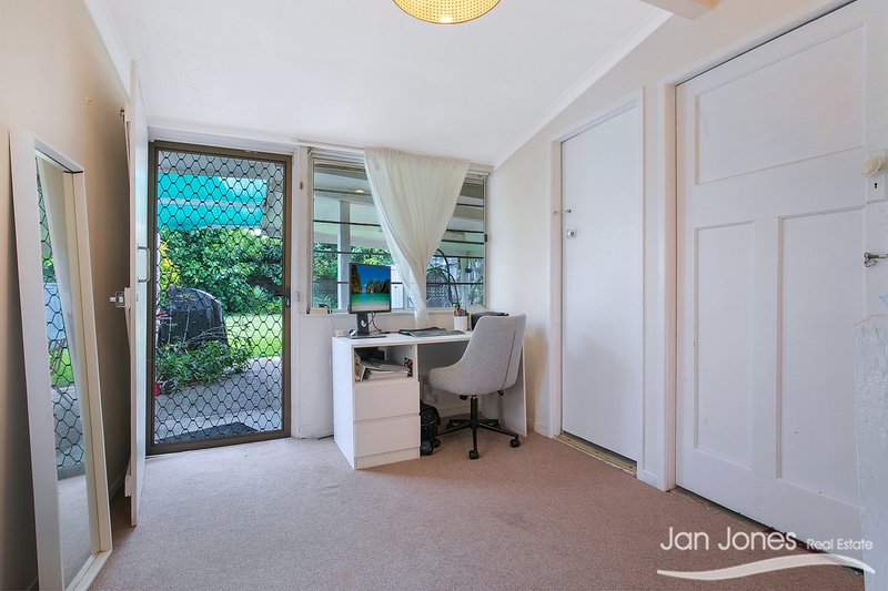 Photo - 37 Tilley Street, Redcliffe QLD 4020 - Image 12