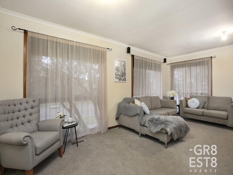 Photo - 37 Van Der Haar Avenue, Berwick VIC 3806 - Image 6