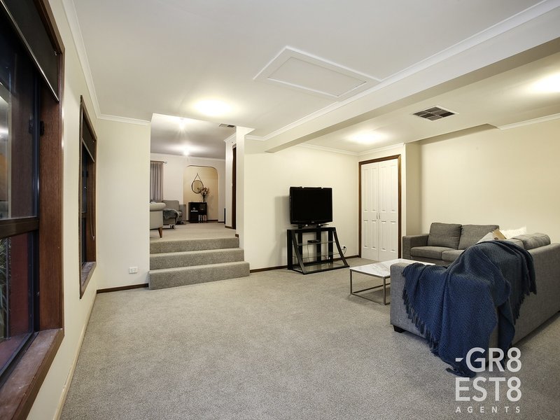 Photo - 37 Van Der Haar Avenue, Berwick VIC 3806 - Image 7