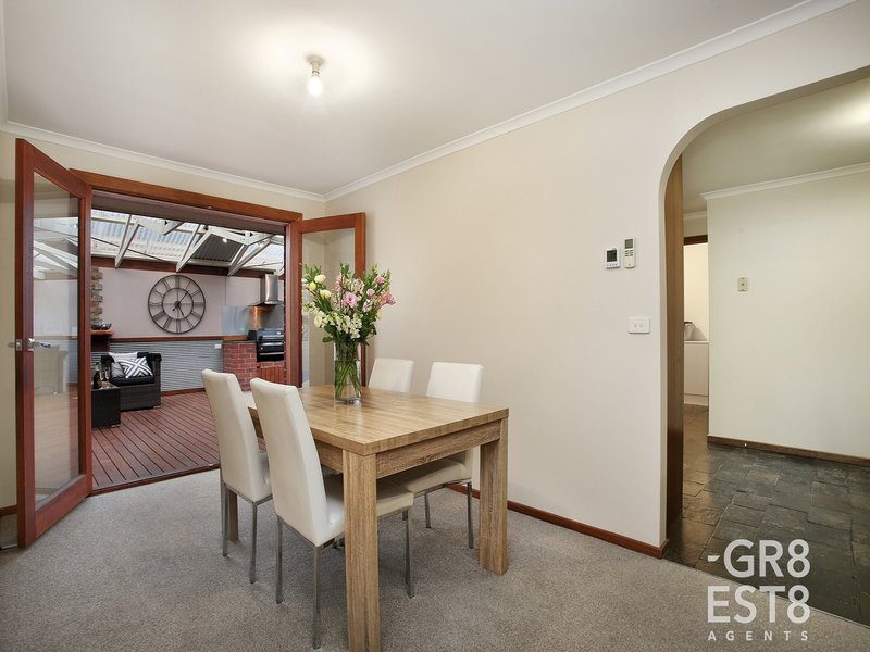 Photo - 37 Van Der Haar Avenue, Berwick VIC 3806 - Image 10