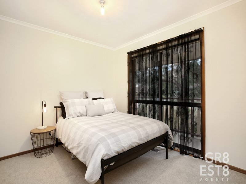 Photo - 37 Van Der Haar Avenue, Berwick VIC 3806 - Image 14