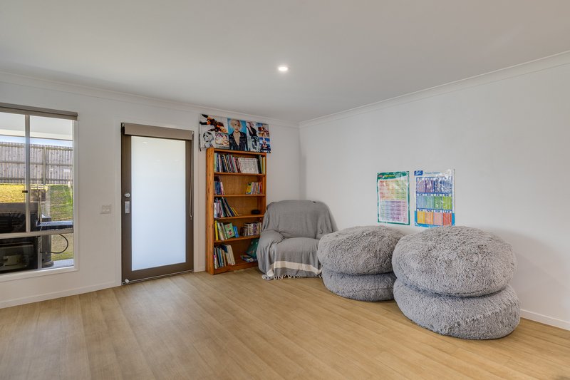 Photo - 37 Vanessa Crescent, Cotswold Hills QLD 4350 - Image 4