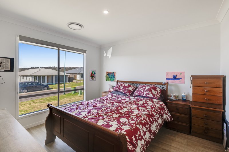 Photo - 37 Vanessa Crescent, Cotswold Hills QLD 4350 - Image 5
