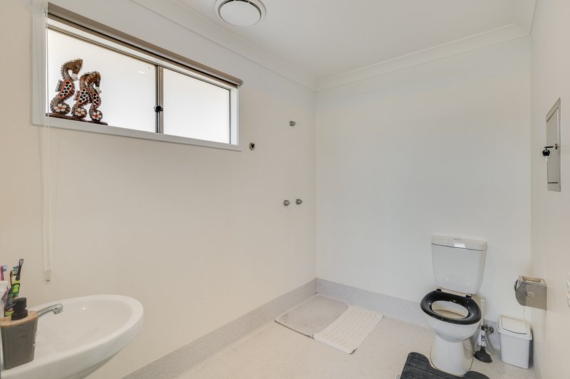 Photo - 37 Vanessa Crescent, Cotswold Hills QLD 4350 - Image 7