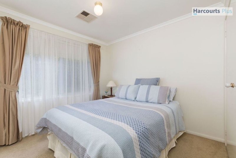 Photo - 37 Vennachar Drive, Hallett Cove SA 5158 - Image 9