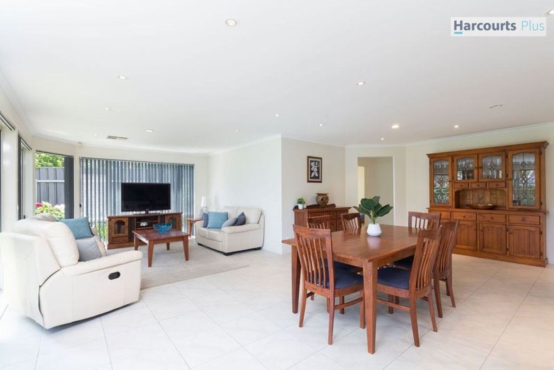 Photo - 37 Vennachar Drive, Hallett Cove SA 5158 - Image 16