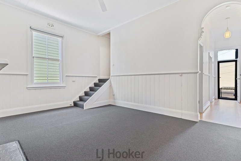Photo - 37 Victoria Street, Carrington NSW 2294 - Image 2