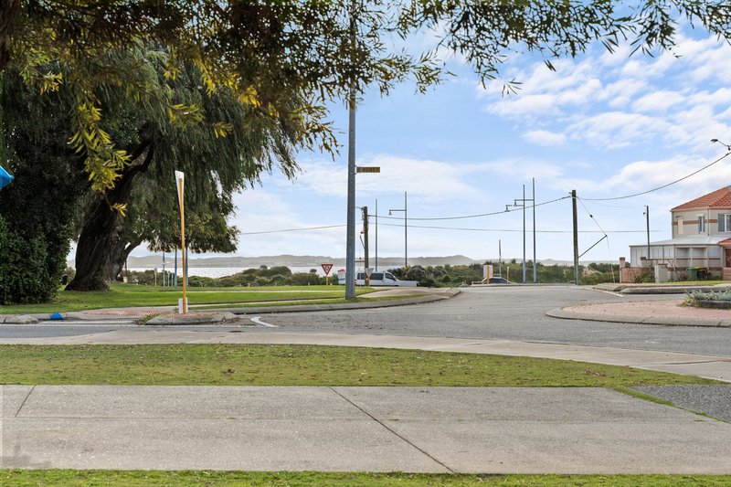 Photo - 3/7 Victoria Street, Rockingham WA 6168 - Image 27